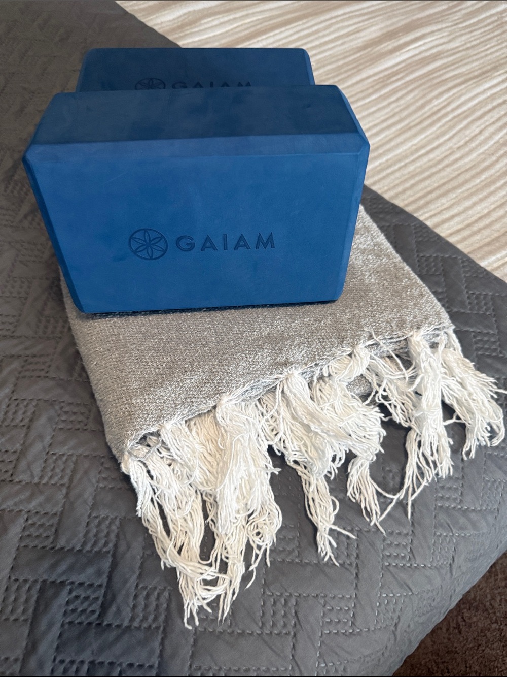 Gaian Yoga Essentials Block & Yoga Blanket